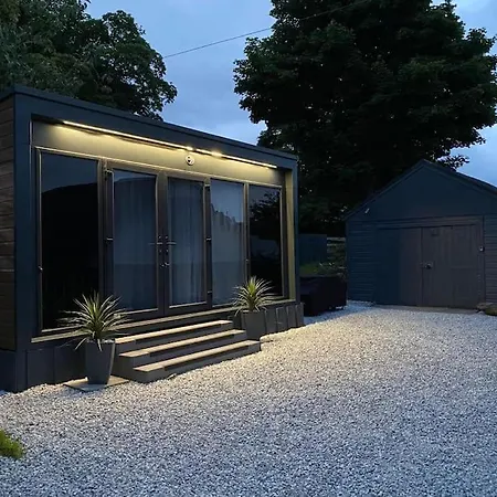 Neptunes Pod Fort William Exterior photo